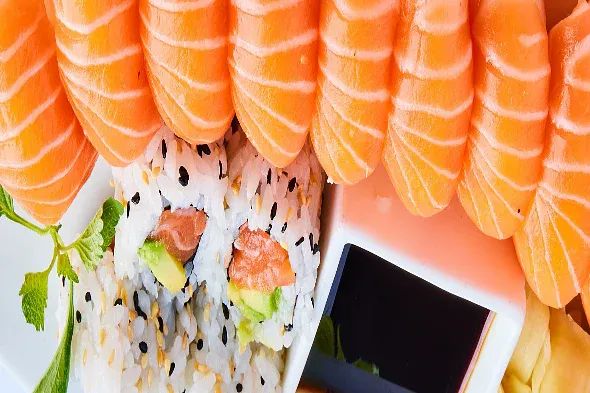 Sushi Liten Laks (12 biter)